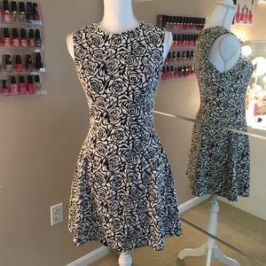 Forever 21 women’s dress sizes M